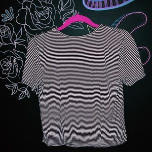 STRIPED SHORT SLEEVE TOP